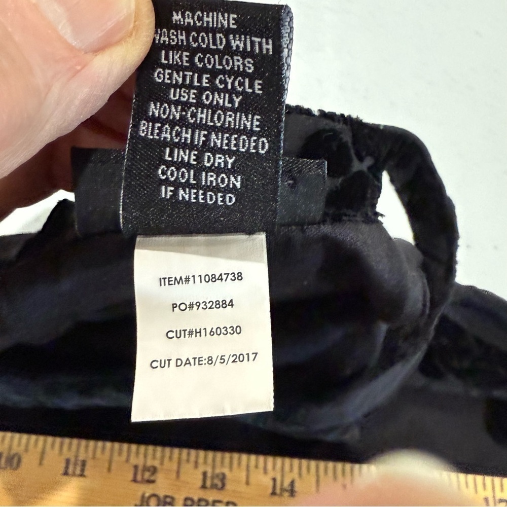 Torrid Velvet Burn Out Tank Black Floral Whimsigoth Romantic Women’s Sz 10 (00) - Picture 11 of 12